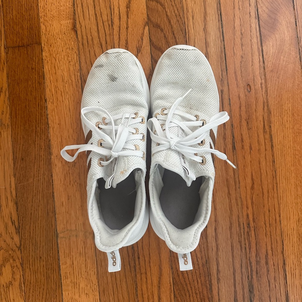 Adidas White and gold three stripe tennis shoes